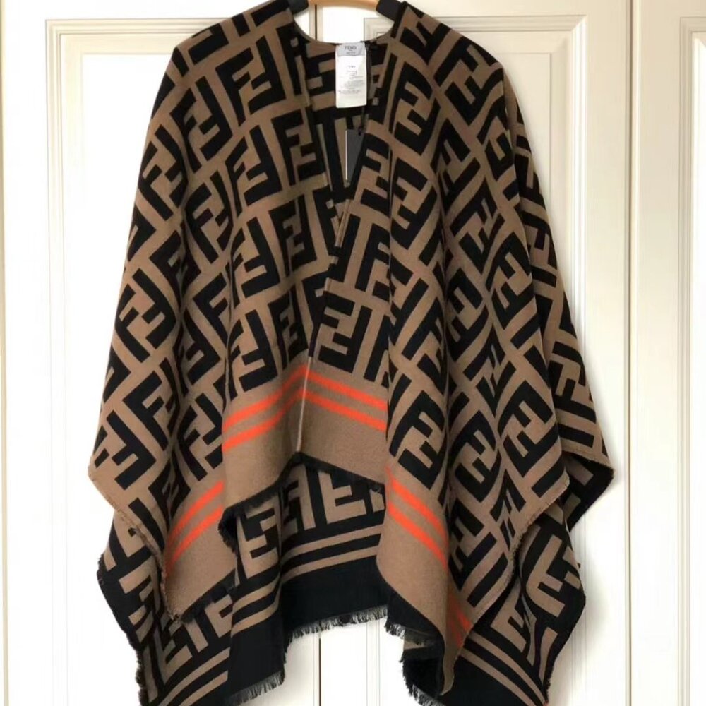 New w/ 💞 FENDI Roma Fall 2024 Reversible Shawl Brushed Poncho Scarf Wrap